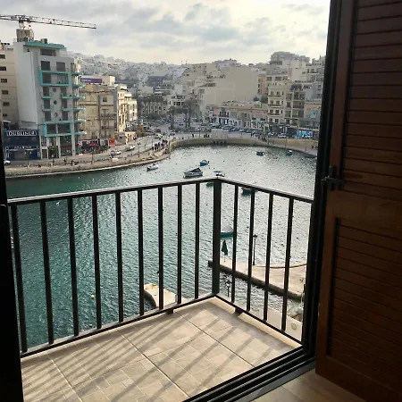 Sea View Triplex, Spinola Bay *