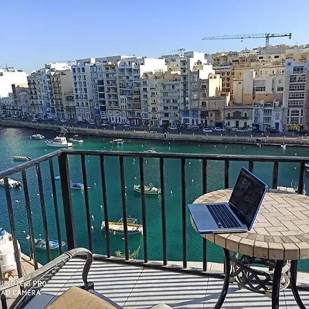 Sea View Triplex, Spinola Bay *