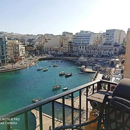 Sea View Triplex, Spinola Bay *